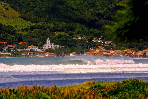  Cabana em Garopaba na Silveira 3 quadras da praia.
